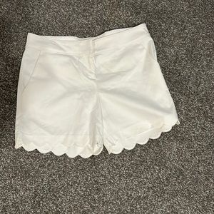 Isaac mizrahi shorts scalloped